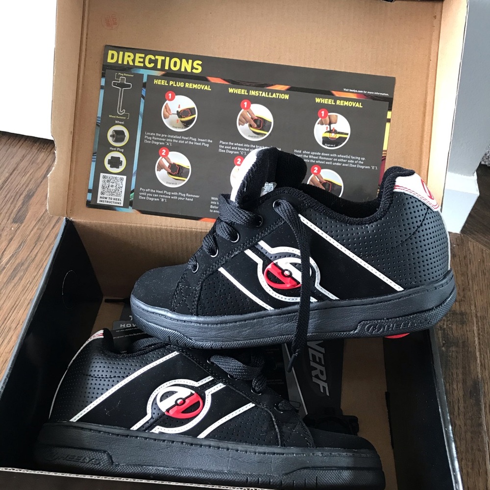 NEW Heelys black/red size youth 2 removal kit incl
